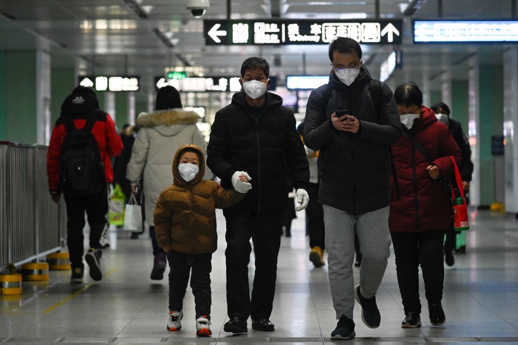 Virus crisis adds pressure on slowing Chinese economy