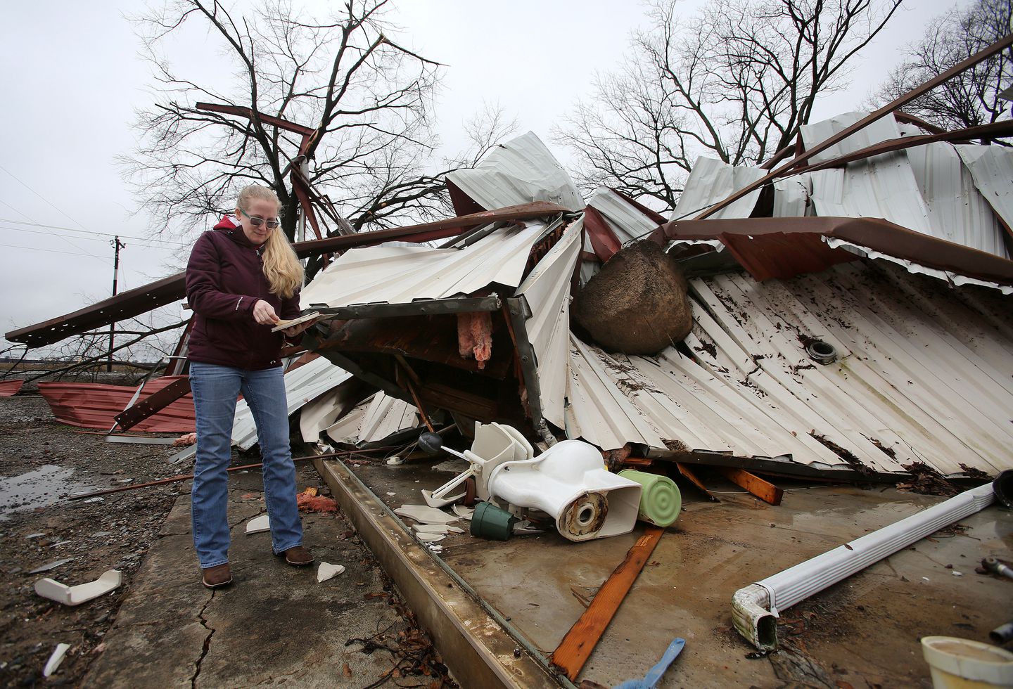 Death toll climbs to 11 as storms sweep across southern U.S.