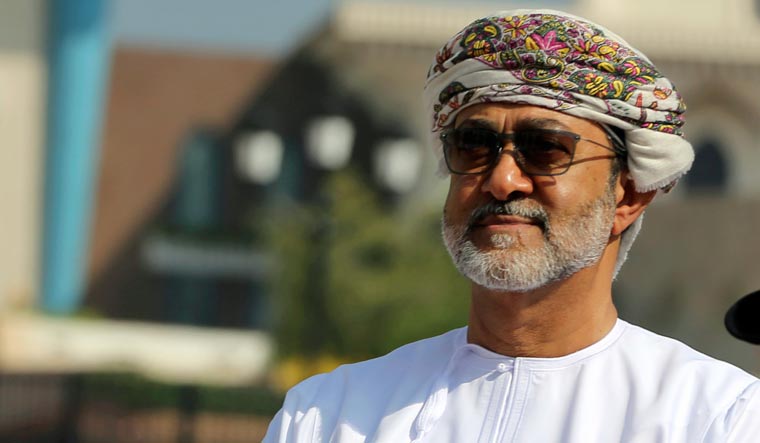 Cousin of late Oman sultan sworn in as new ruler