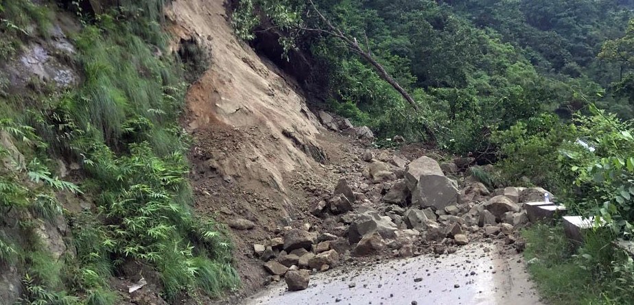 अवरुद्ध राजमार्ग सञ्चालनमा