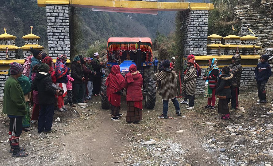 गाउँमा सडक पुगेपछि  खुशीयाली