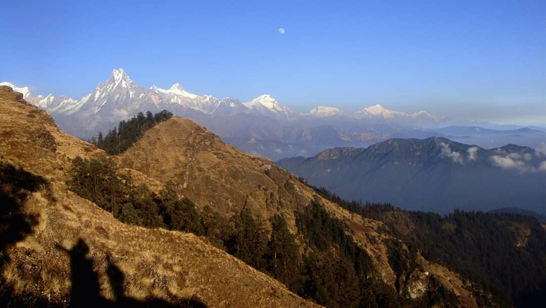 प्रसिद्ध धार्मिक एवं पर्यटकीय क्षेत्र कालञ्जर पर्वत सडकले जोडिदै
