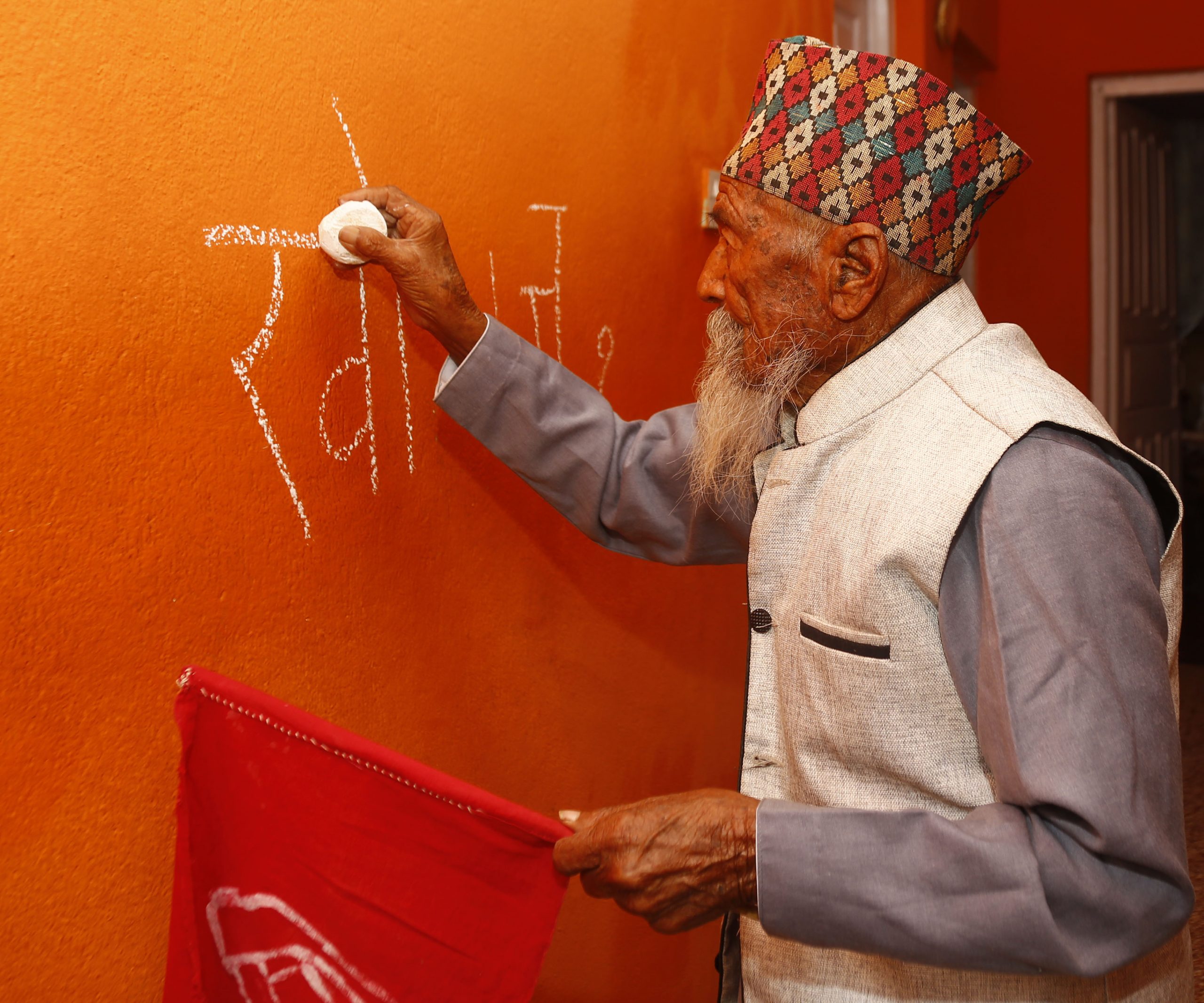 आलेख : खोजिहिँड्ने भीमबहादुरले के पाउनुभो सय वर्षमा ?