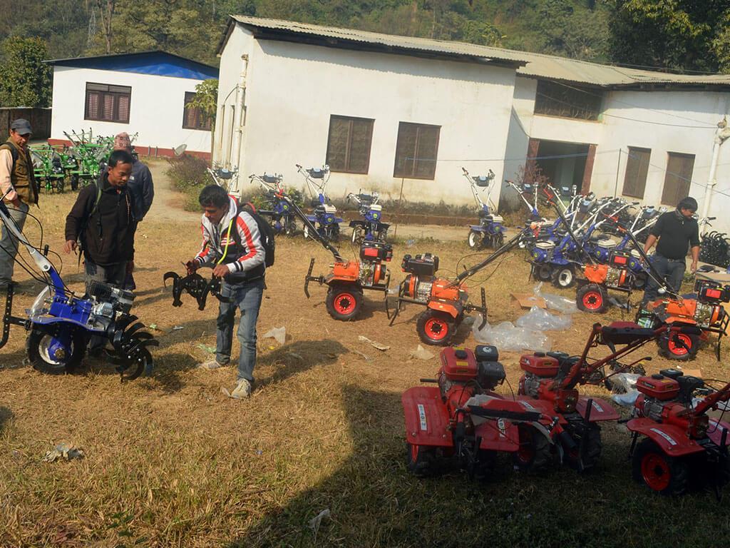 भीरकोटका किसानलाई ५० प्रतिशत अनुदानमा हाते ट्र्याक्टर