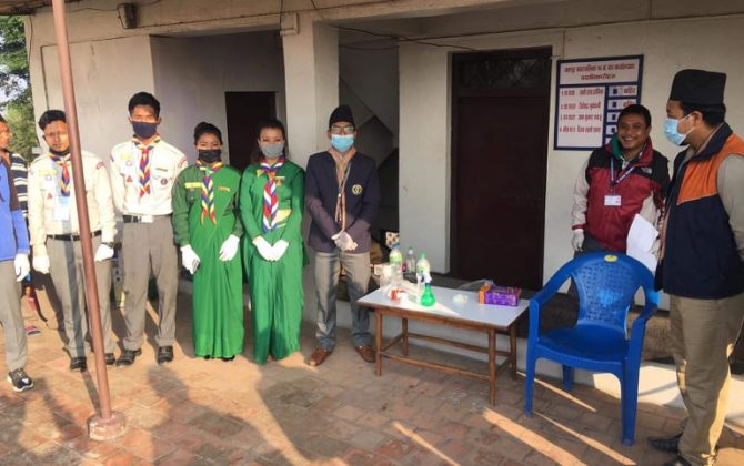 लकडाउनको पालना गराउन भक्तपुरका गल्ली-गल्लीमा नेपाल स्काउट