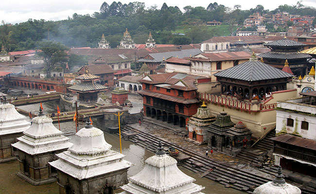 बन्दाबन्दीमा रोकिएन पशुपति सफाइ