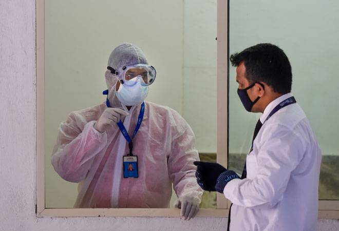 Doctors, nurses, toddler tested corona positive in Delhi hospital