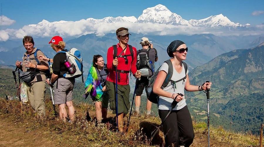 मनाङबाट फर्किन मानेनन् विदेशी नागरिक