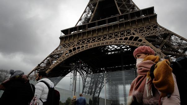 France coronavirus death toll tops 25,800