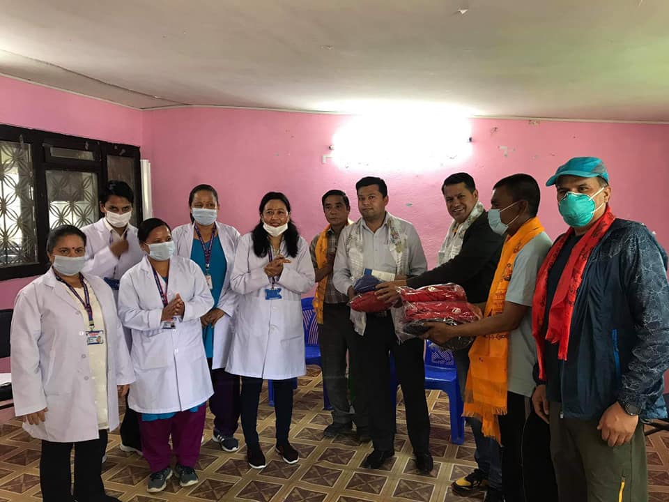 जोरपाटी स्वास्थ्य चौकीलाई कुमारराज सुवेदीद्वारा स्वास्थ्य सामाग्री हस्तान्तरण