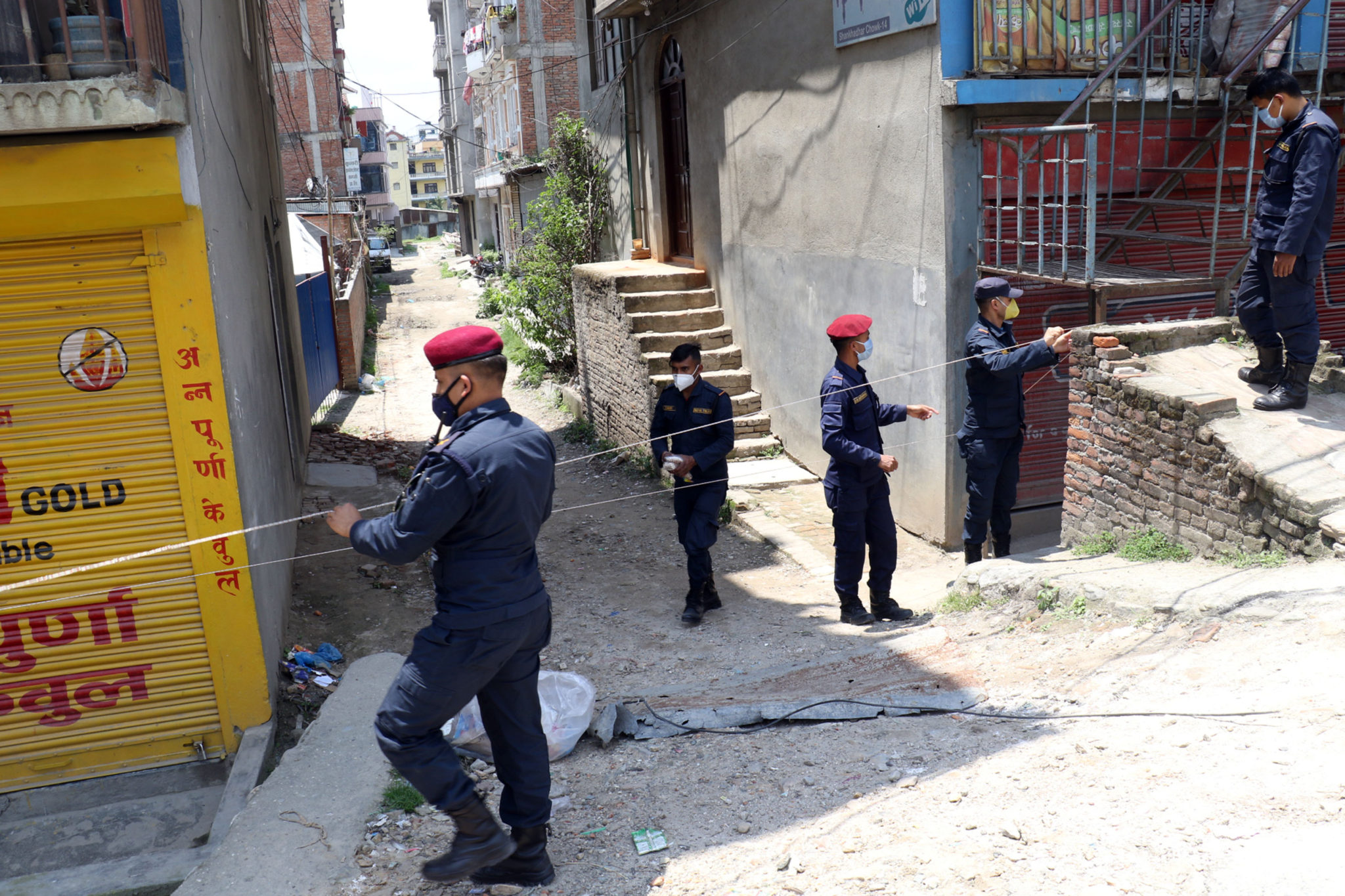 भक्तपुरका सडक, पसल पूर्ण बन्द गर्ने निर्णय