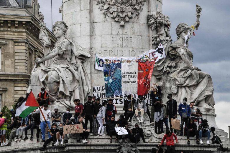 Macron rejects tearing down statues in France