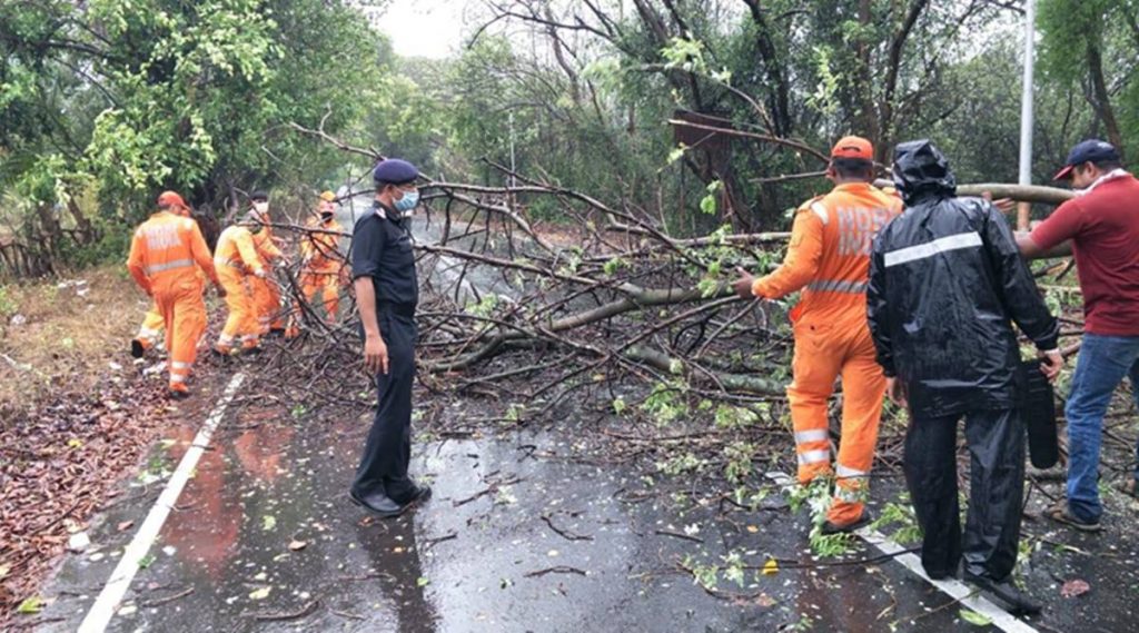 ‘निसर्ग’ आँधीबाट भारतमा दुईको मृत्यु, तीन जना घाइते