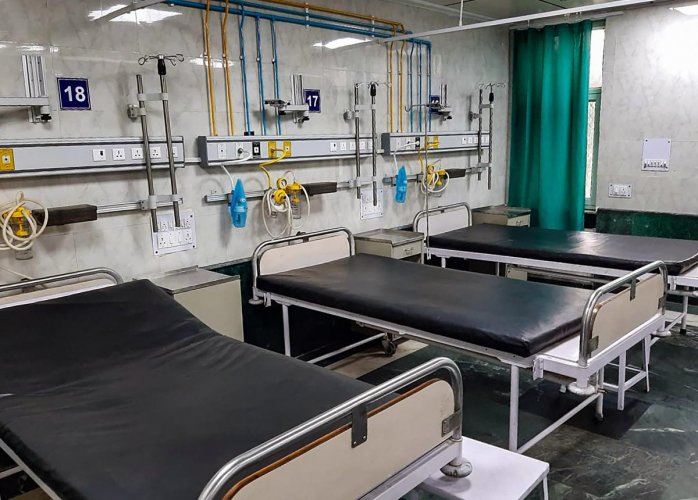 टीकापुरमा ३० श्ययाको अस्थायी कोरोना अस्पताल सञ्चालन