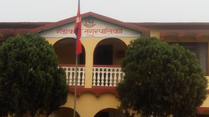 नगरपालिकामा तालाबन्दी,  सेवाग्राही मर्कामा