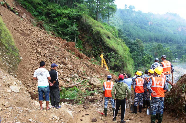 पहिराले पुरेर एकको मृत्यु