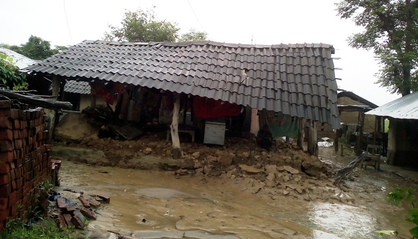 रोहिणी र डुडुवाखोलाको कटानले बस्ती जोखिममा