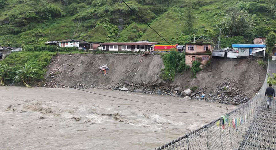 बाढीले मध्यभोटेकोशी हाइड्रोमा क्षति