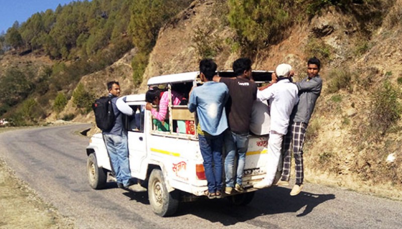 दोब्बर भाडा असुल्दै जीप व्यवसायी, १४ किमी सडकमा ८०० भाडा