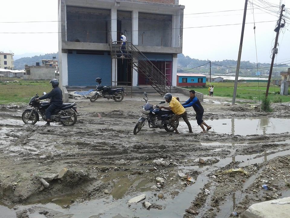 राजधानीमै सुध्रिएनन् स्थानीय तहका केन्द्रका सडक