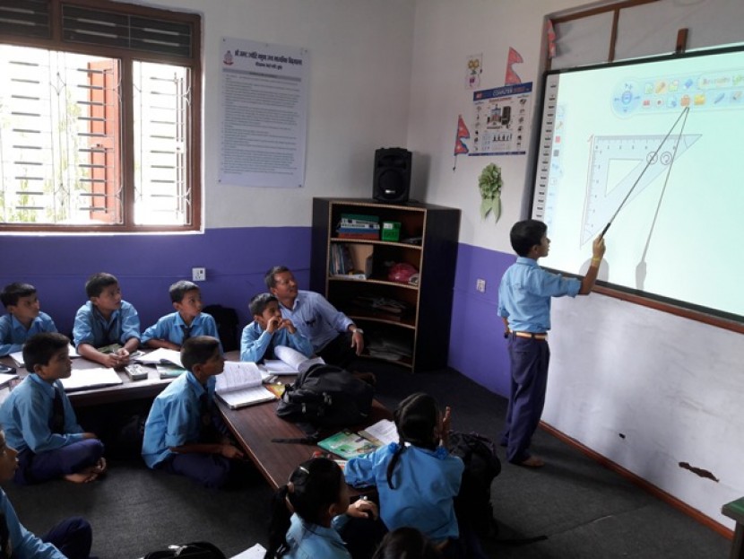 ११ विद्यालयमा एकैसाथ प्रविधि मैत्री शिक्षा