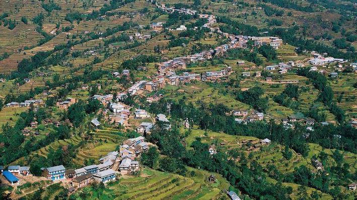 यसरी मुहार फेरिँदै छ दिक्तेल बजारको