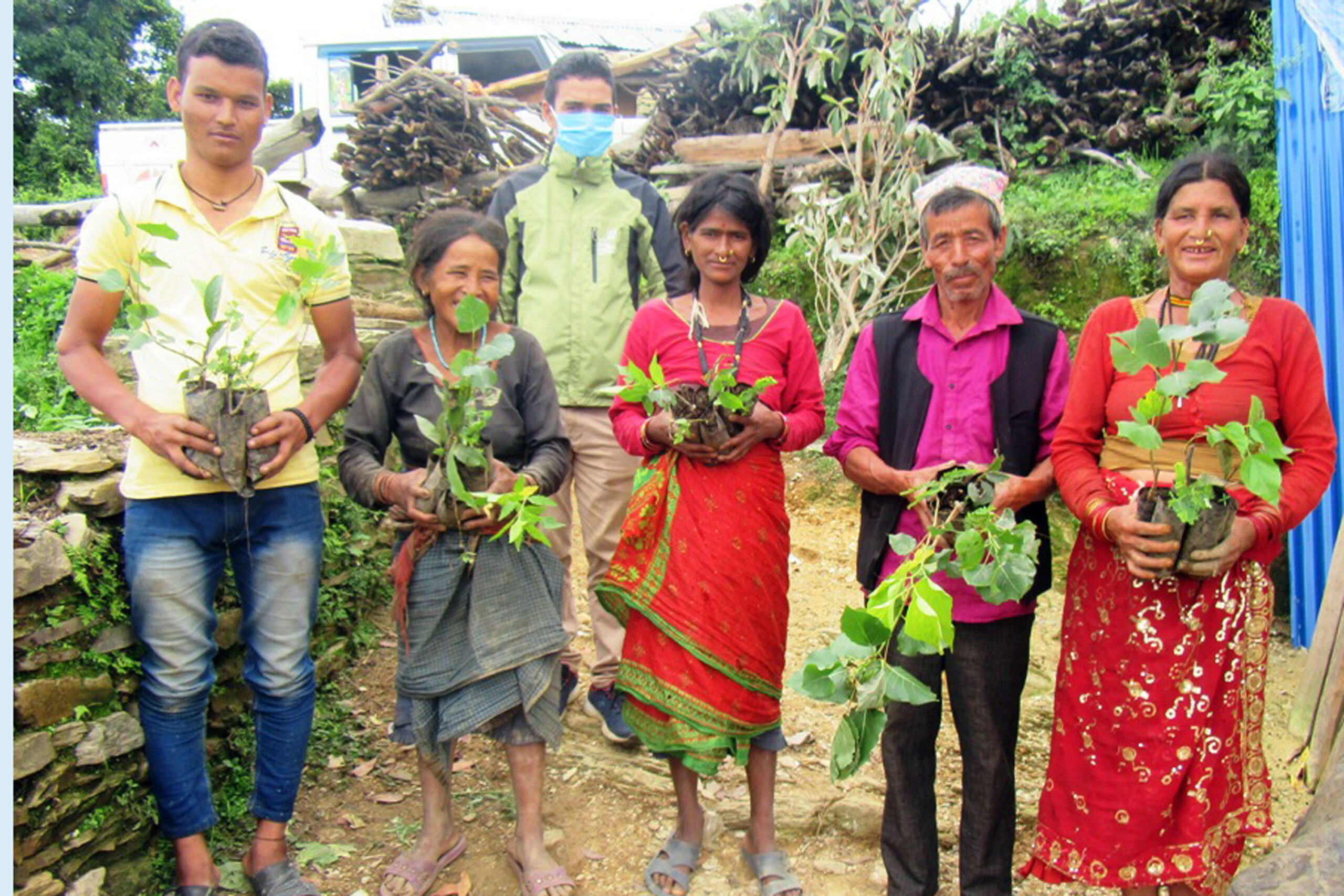 कृषकलाई डाले र भूइँघाँसका बिरूवा