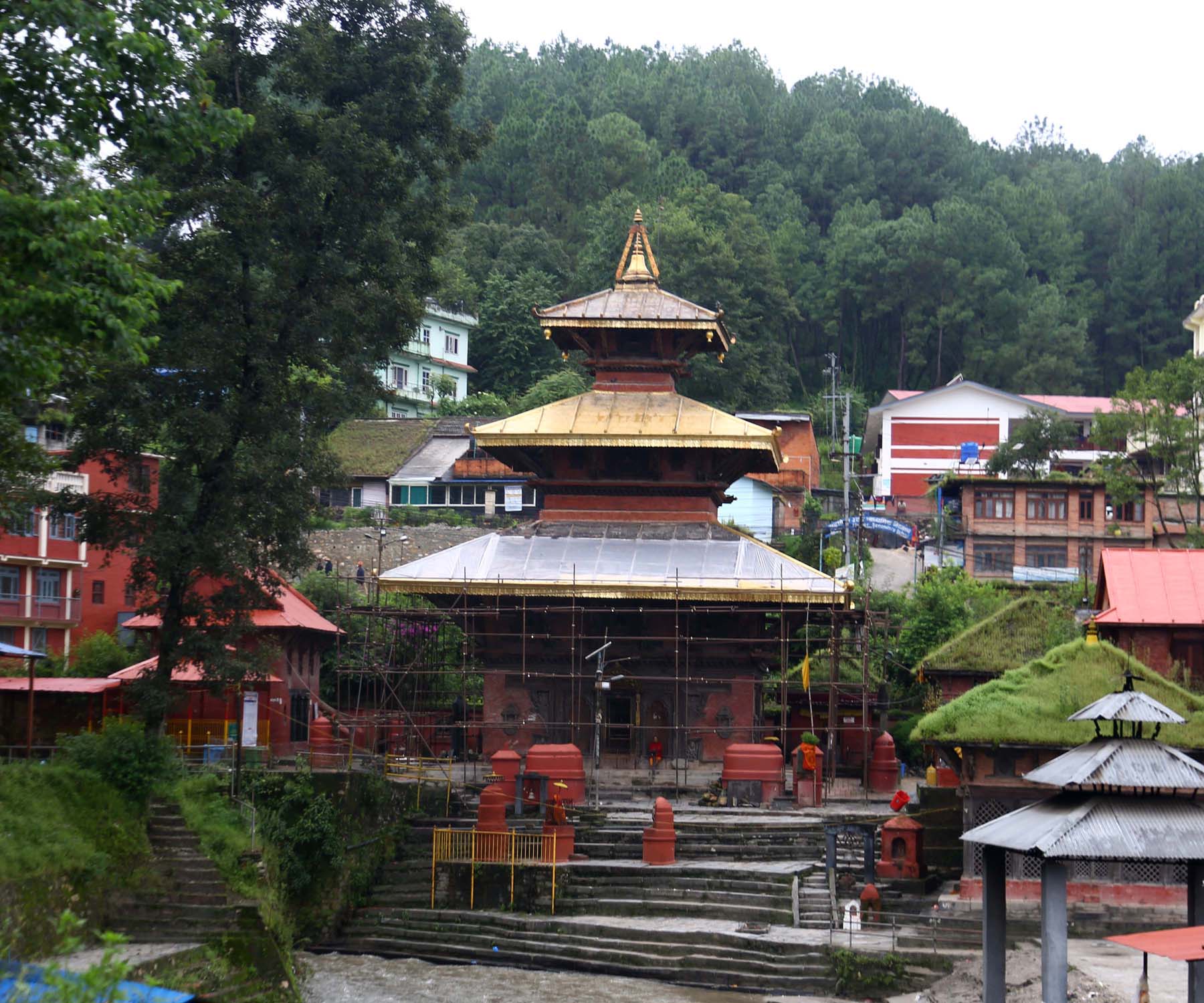 सुनसान गोकर्णेश्वर महादेव मन्दिर