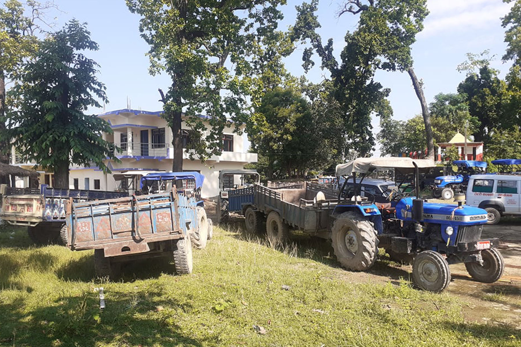 अवैध ढुङगा र बालुवा सहित ट्रयाक्टर नियन्त्रणमा