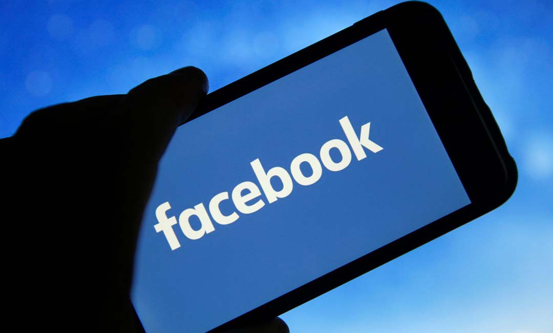 Facebook’s old web design to disappear in September