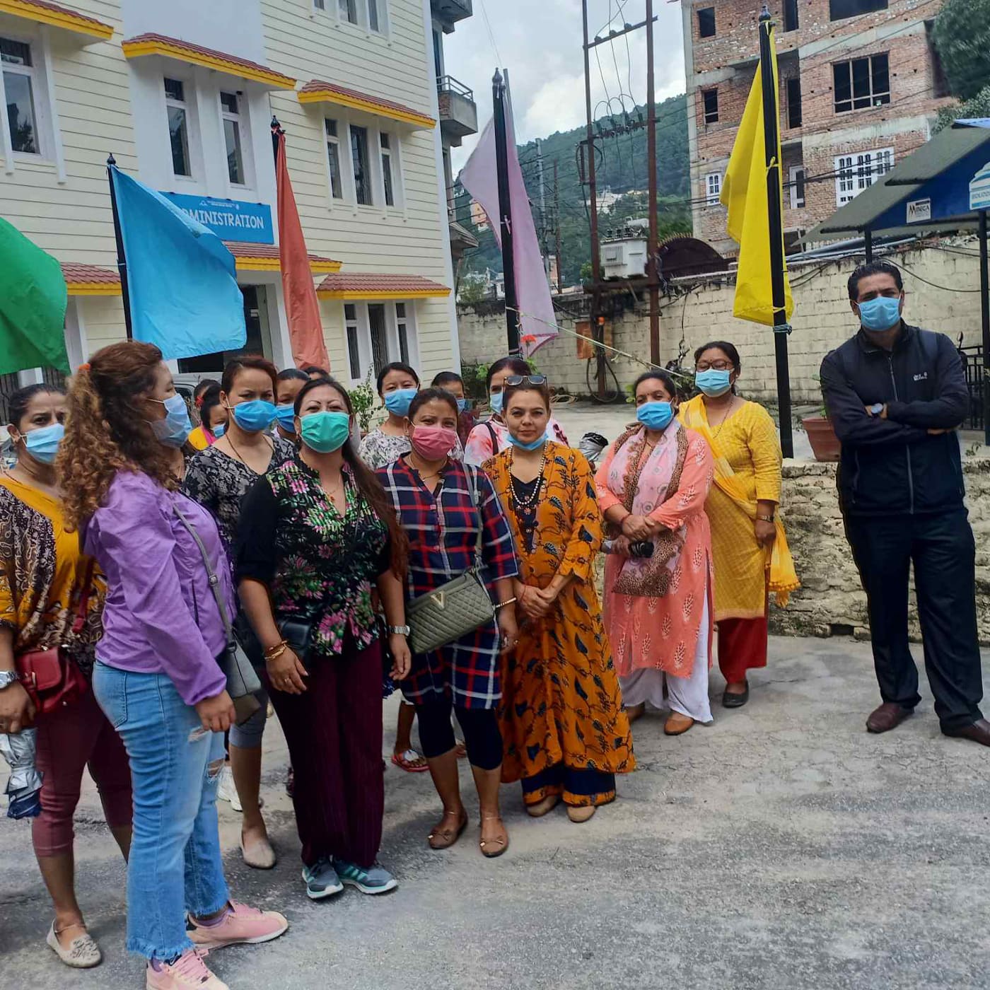 महामारीमासमेत चर्को शुल्क लिएर ठगी गर्न खोजेको भन्दै बौद्ध ईन्टरनेशनल स्कुलका अभिभावक आन्दोलित्