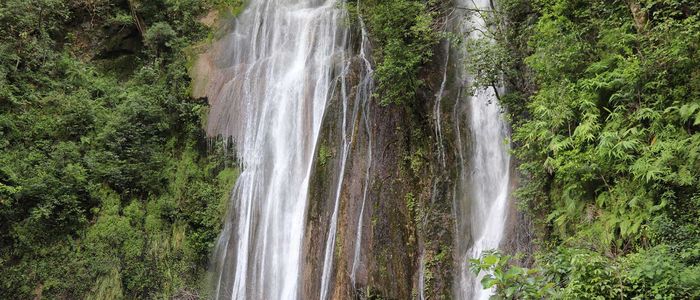 ‘तीनधारे झरना’मा आन्तरिक पर्यटकको घुँईचो