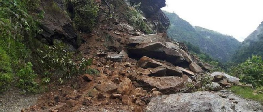 जथाभावी खनिएका सडकका कारण प्राकृतिक स्रोत विनास : सङ्कटमा ग्रामीण क्षेत्र