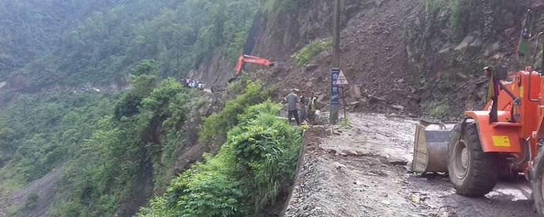 कलङ्की–नागढुङ्गा सडकमा मर्मत शुरु