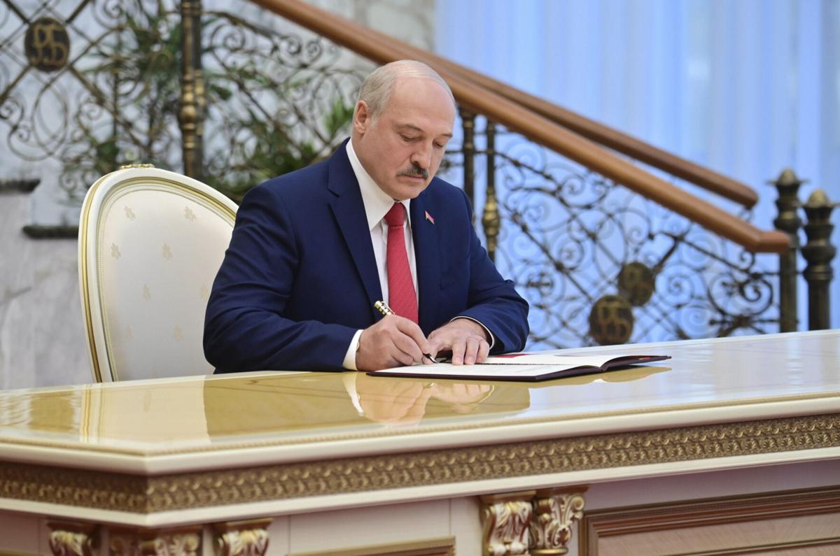 Belarus president sworn in at unannounced inaugural ceremony