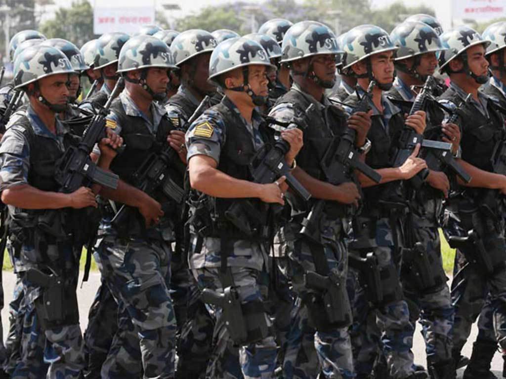 गस्तीका सशस्त्र प्रहरीमाथि तस्करद्वारा ढुङ्गा प्रहार