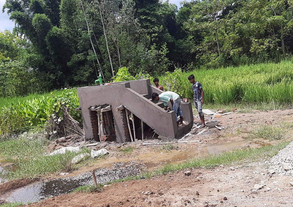 बाढी प्रभावित क्षेत्रमा नेपाल रेडक्रस सोसाइटीद्वारा धारा निर्माण
