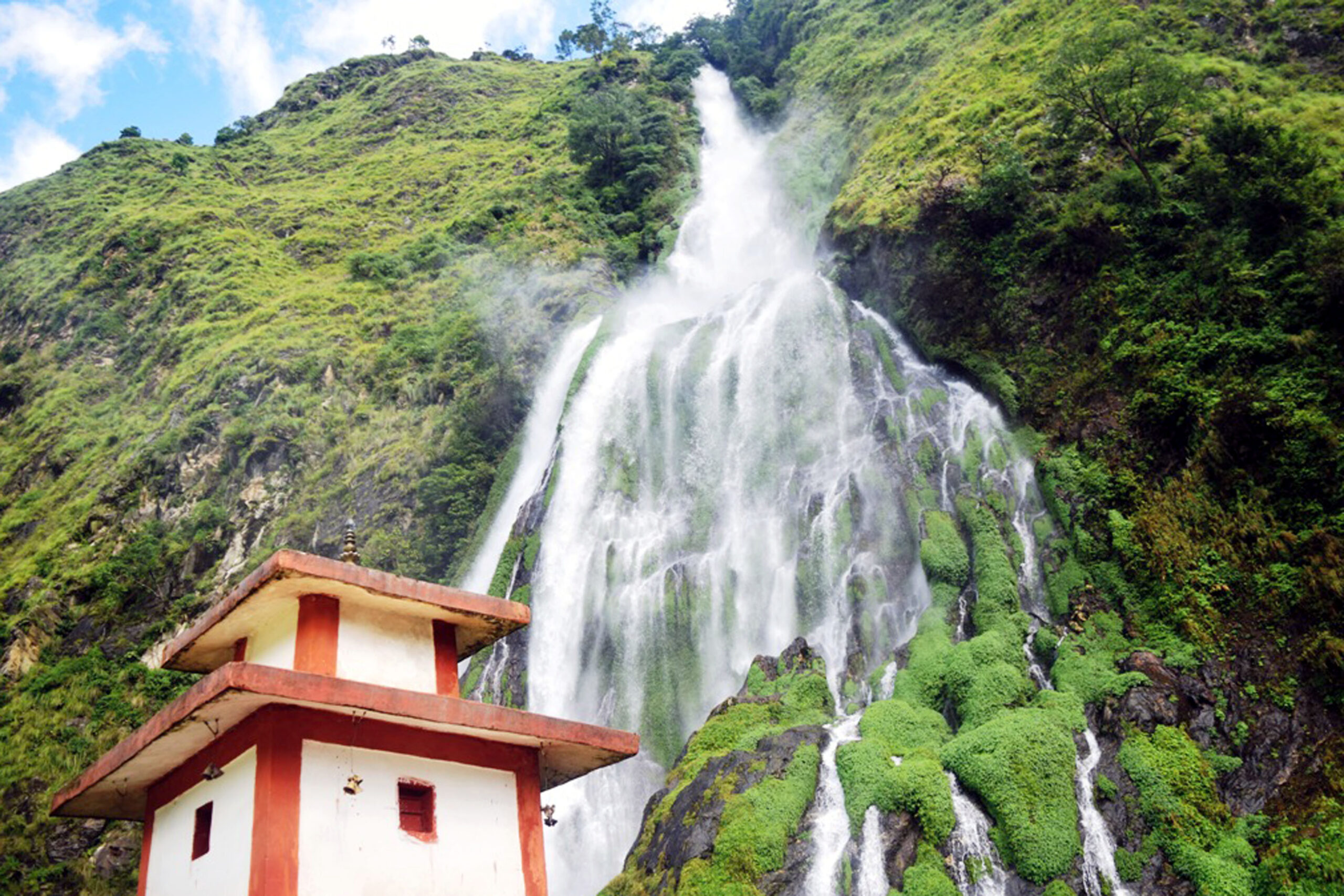 म्याग्दीमा रहेको मनमोहक छहराखोला झरना