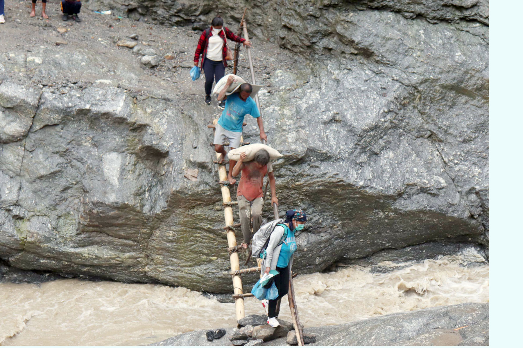 जोखिम मोलेर खाद्यान्न ओसारपसार