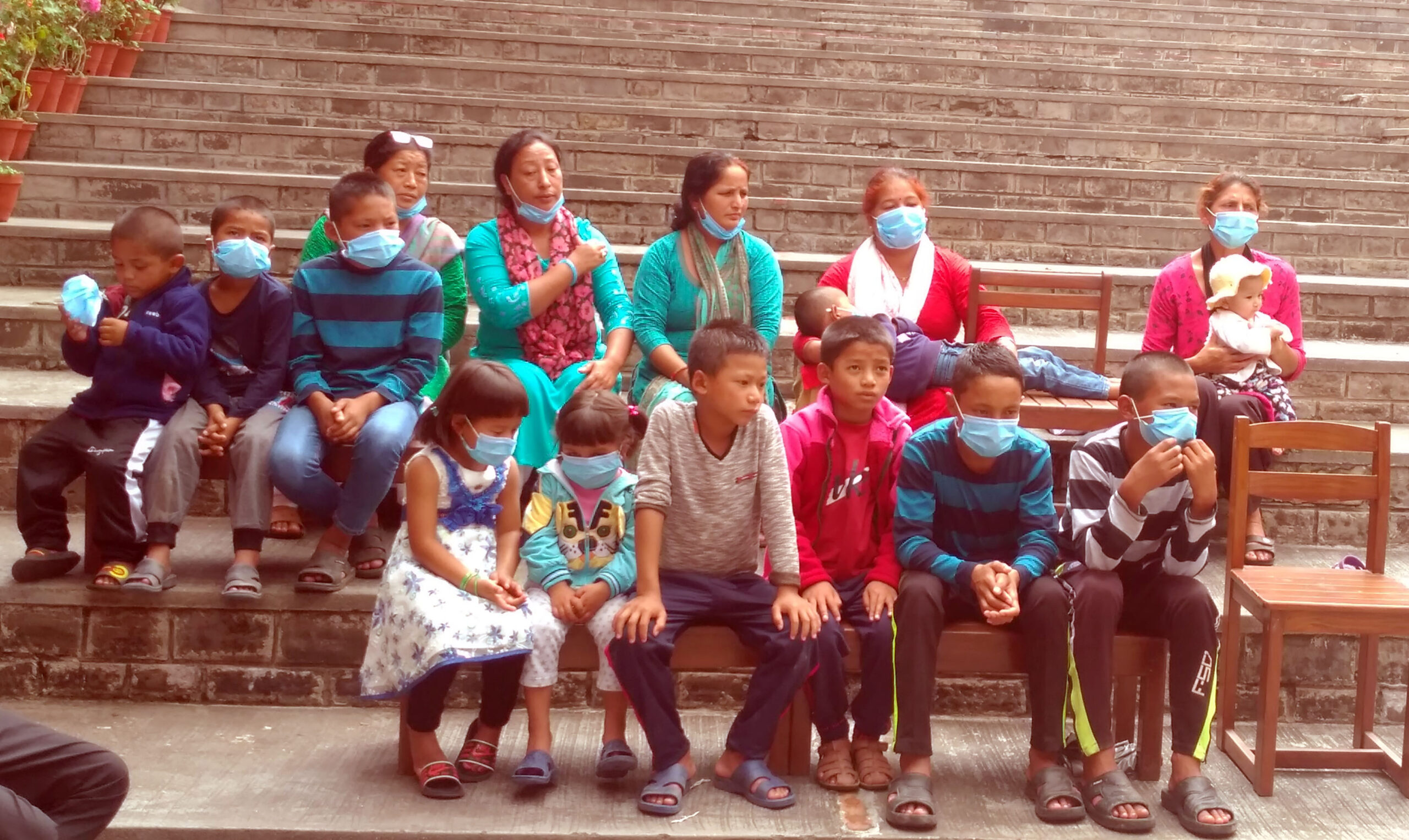लिदीमा पहिरोका कारण अभिभावकविहीन बालबालिका एसओएस् बालग्राममा