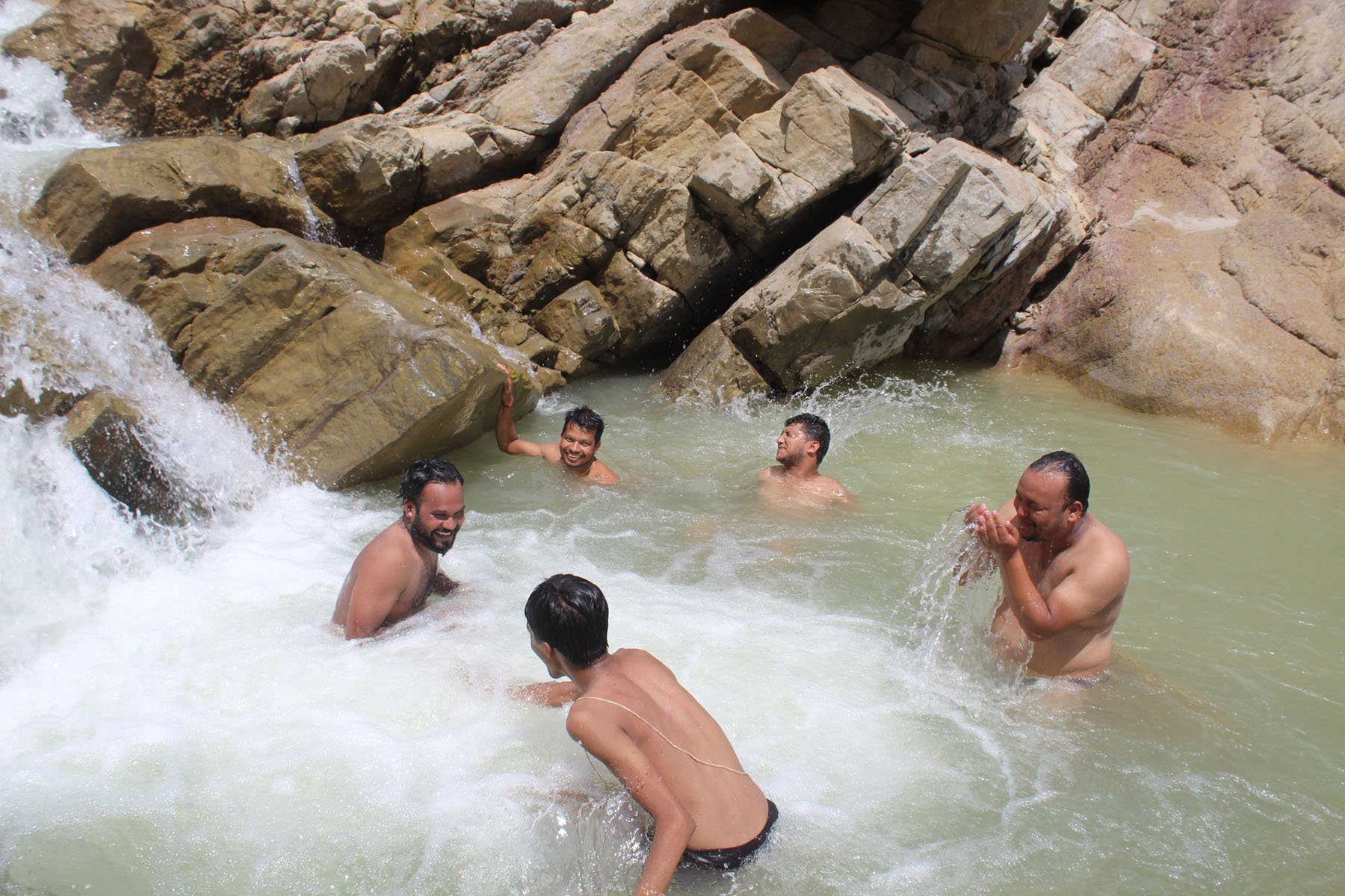 प्राकृतिक सौन्दर्यले भरिपुर्ण कपिलवस्तुको सुरही नदी