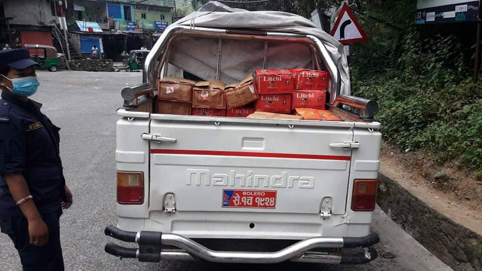 मदिरा बोकेको गाडी नियन्त्रणमा