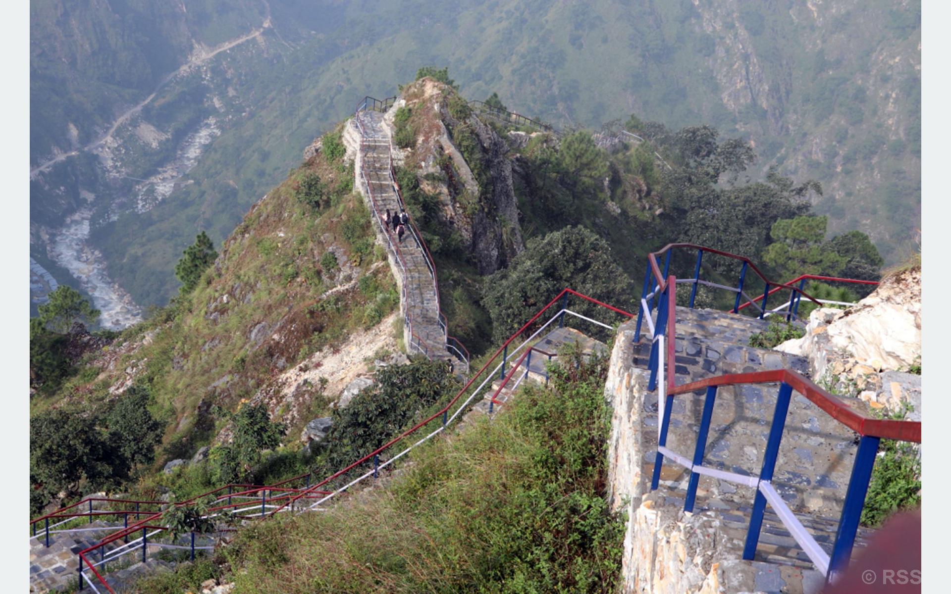 नेपालकै लामो सिद्ध मकरीकोट पदमार्ग निर्माण जारी