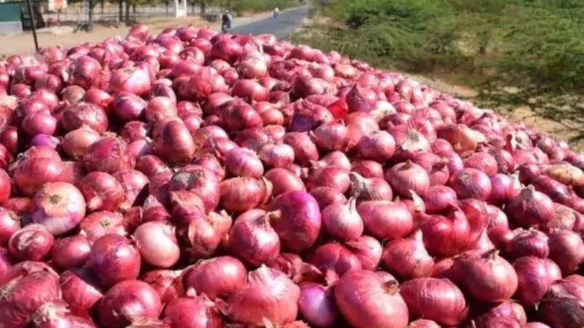 प्याजको मूल्य बढी लिने पाँच पसललाई कारवाही