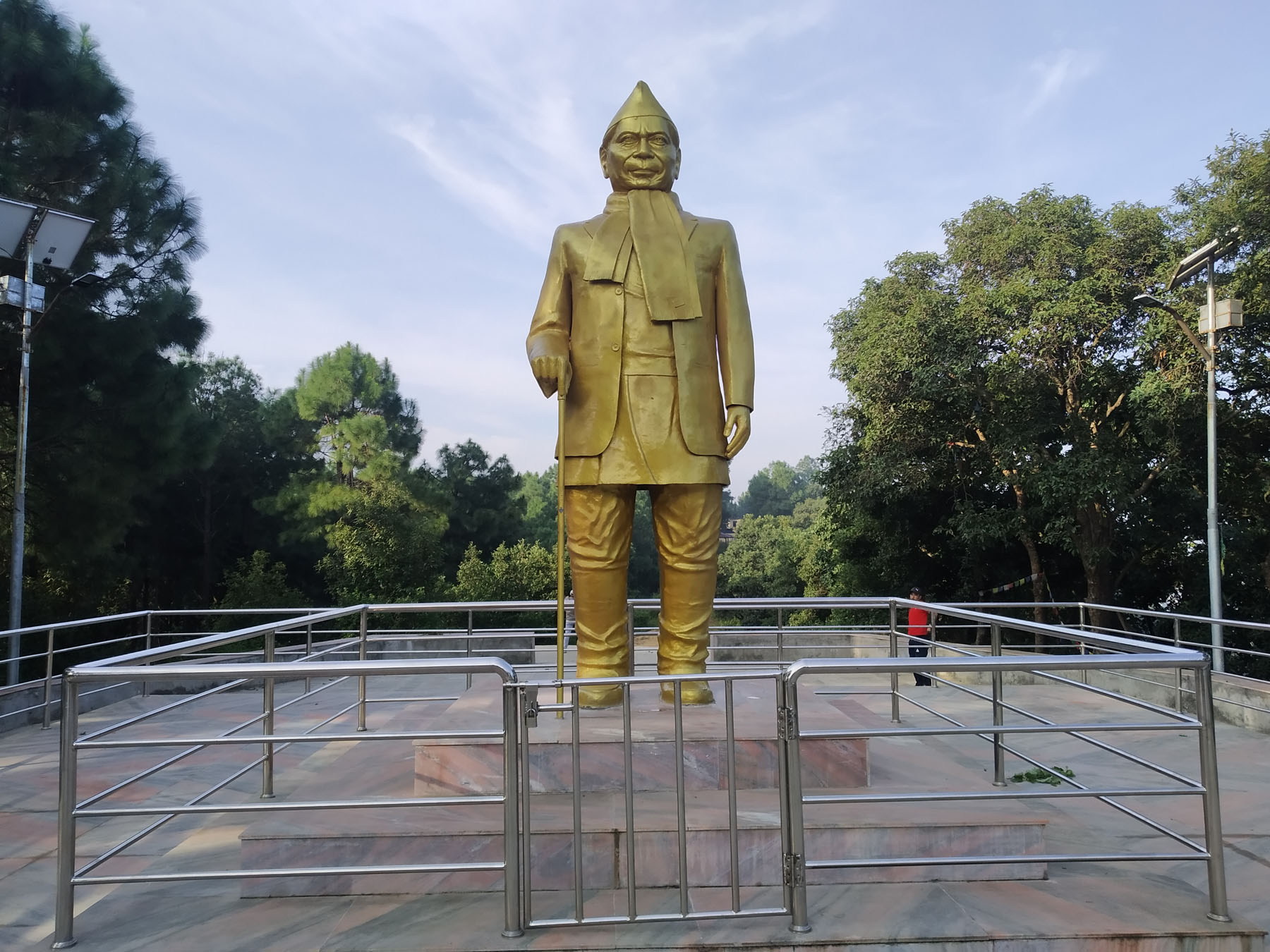 गणेशमान सिंहको पूर्णकदको शालिक