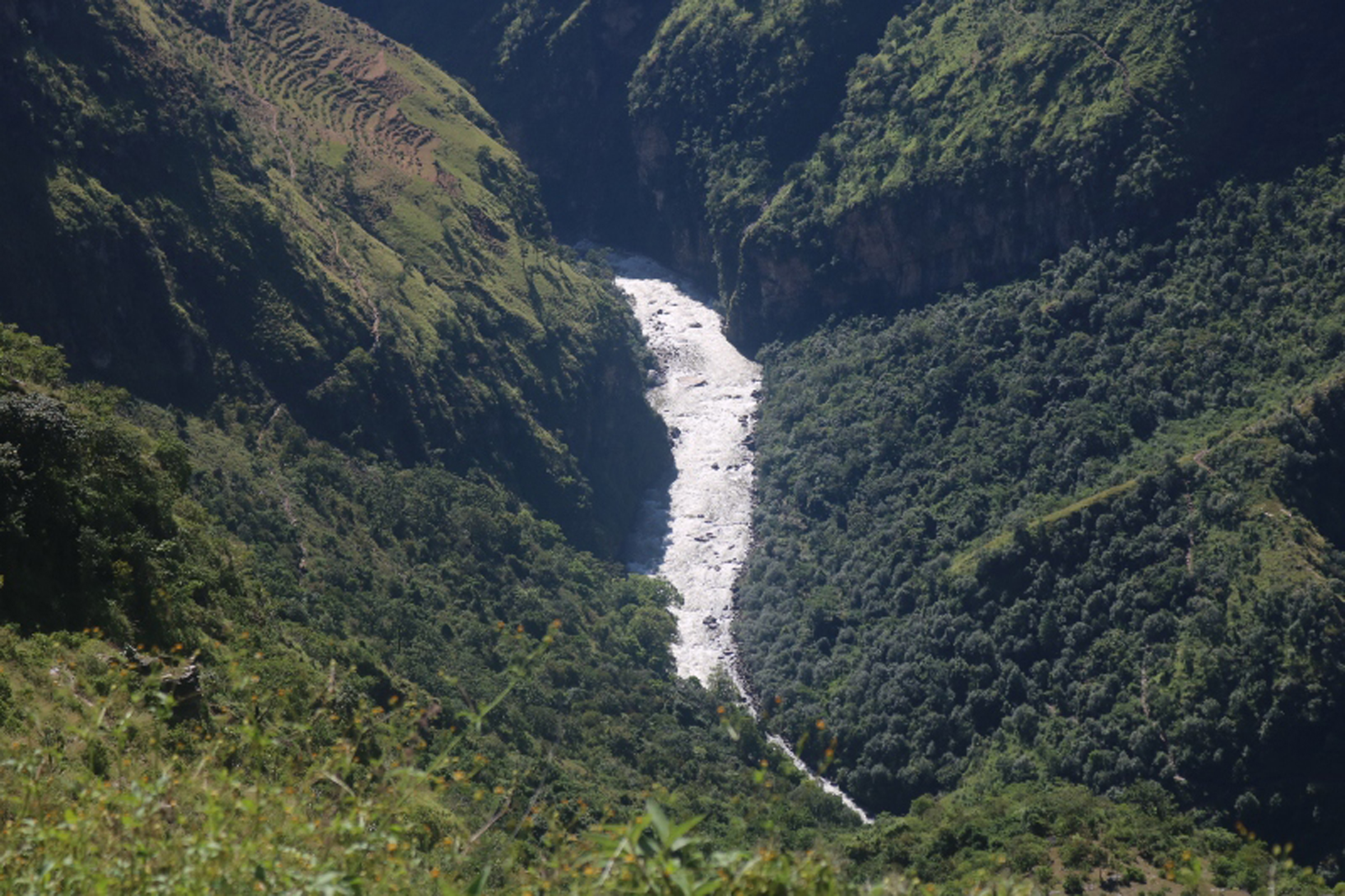 दुइ पहाडको काखबाट बगेको तिलानदी