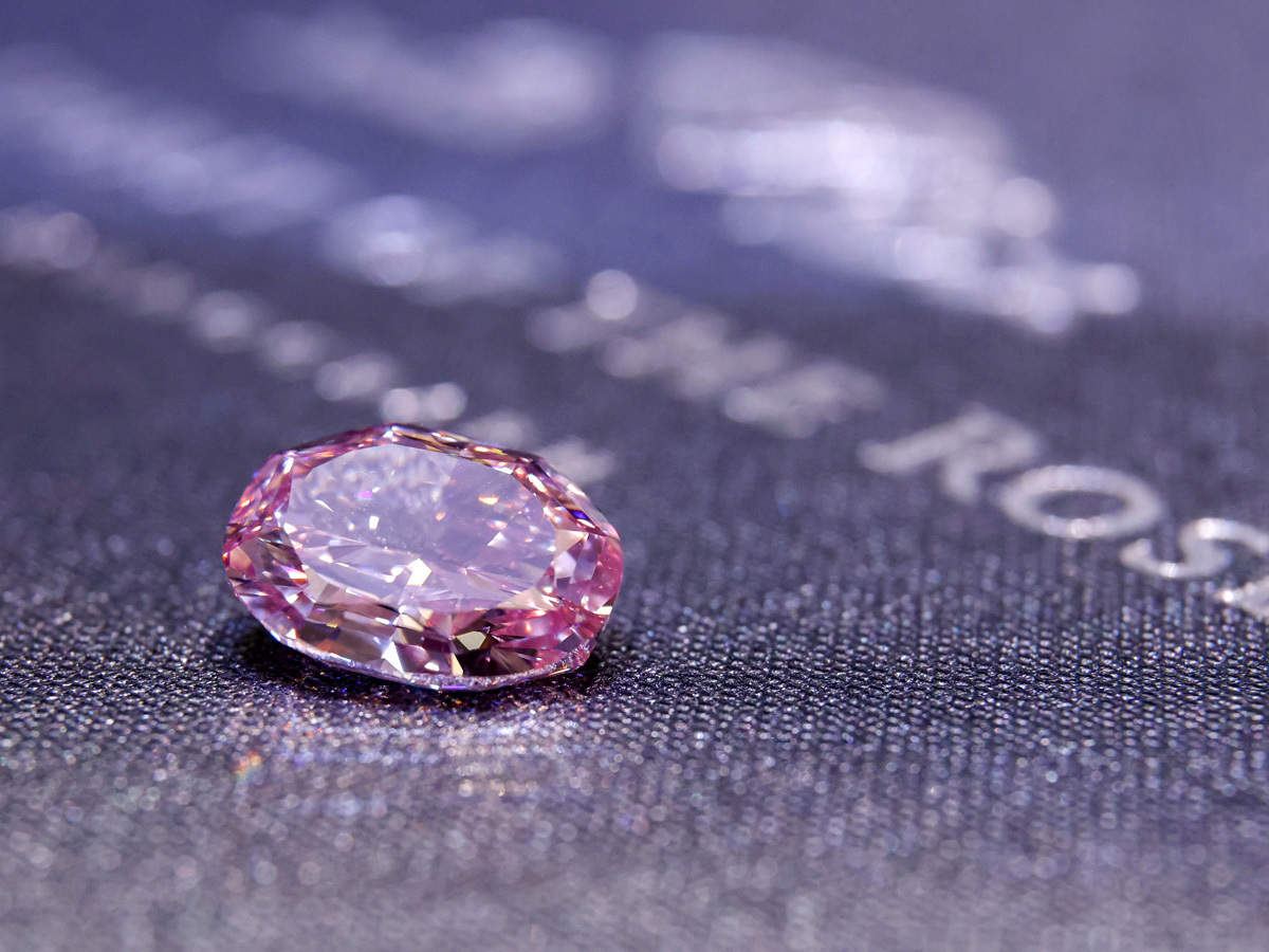 World’s largest vivid pink diamond from russia to be auctioned on November 11