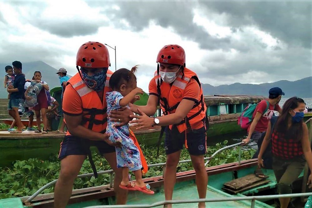 Death toll from Typhoon Goni climbs to 16 in Philippines: disaster management body