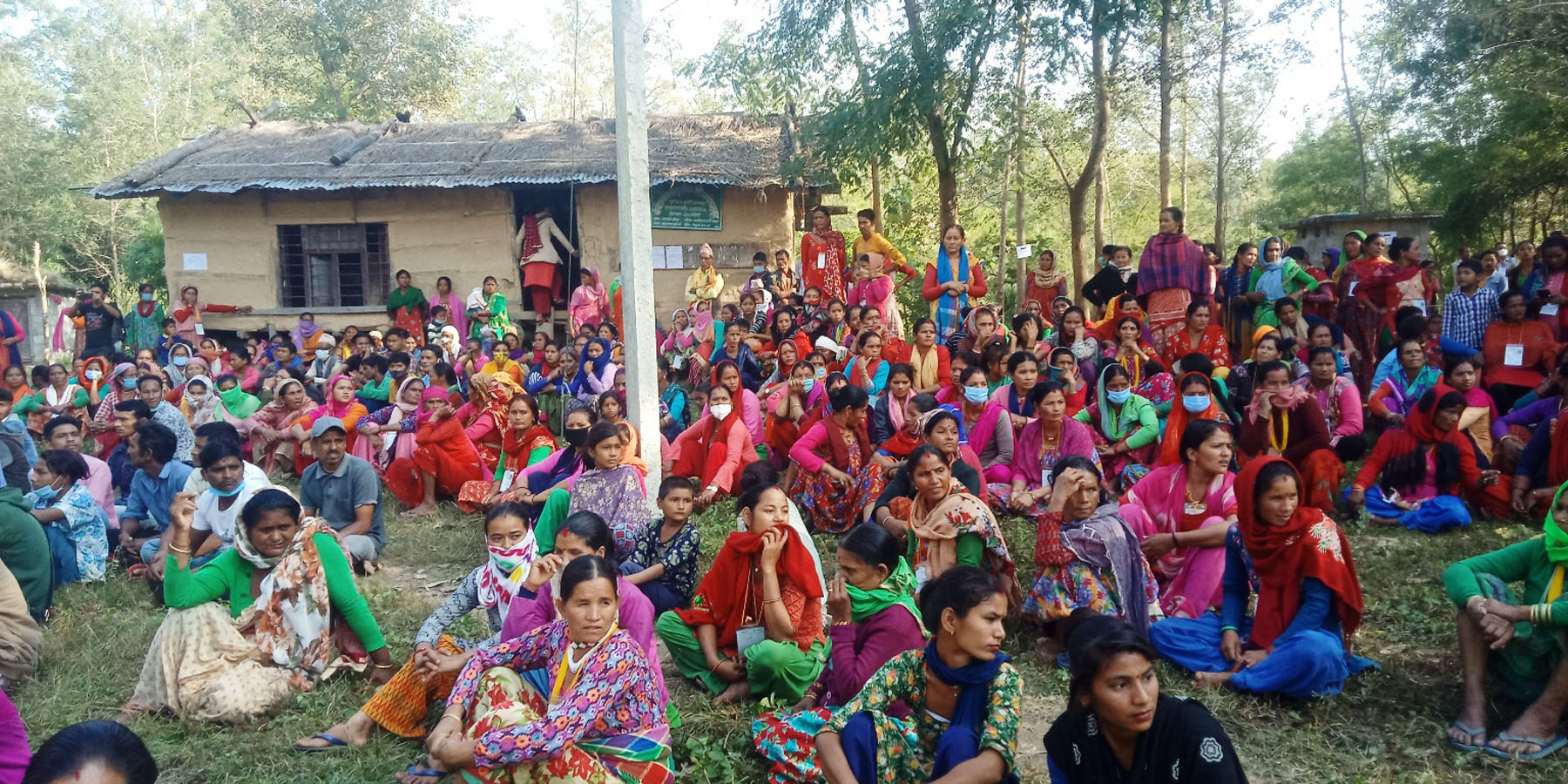 सामुदायिक वनको साधारण सभामा सहभागी उपभोक्ता