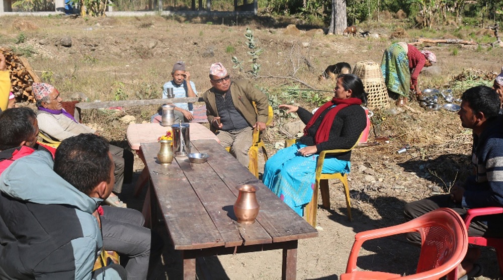 किसानका बारीमा कृषिमन्त्री केसी